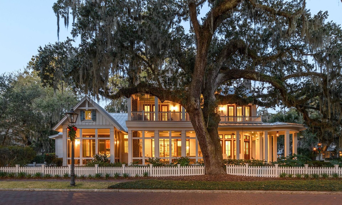 Palmetto Bluff House | Heart of Wilson Village on the Village Green + Perfect for Groups