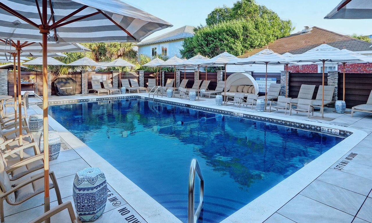 Savannah Victorian District Apartment | Heated Pool Access | 5*Clean | Flex Cancelation
