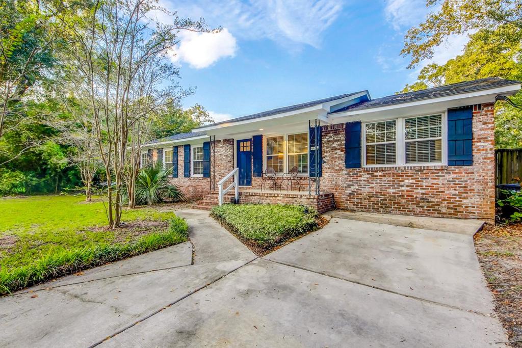 Old Village House | Heather Drive - 30 Day Rental
