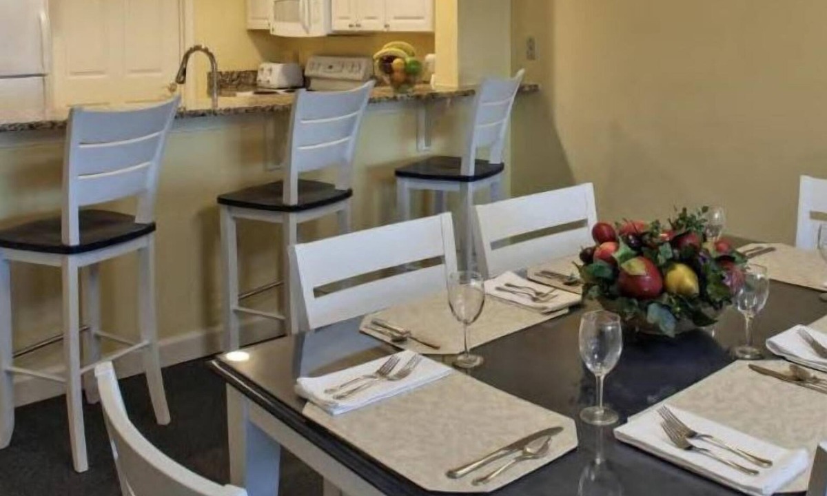 The Cottages Apartment | Huge three bedroom waking distance to the beach, shopping and dining