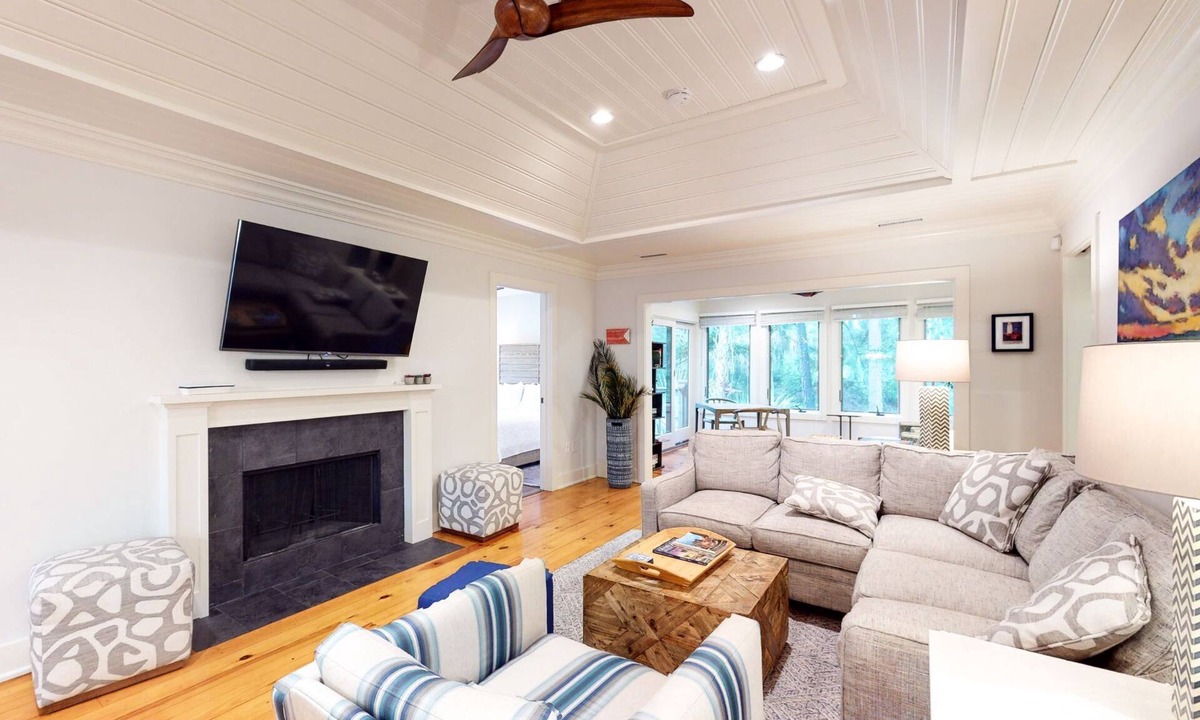 West Beach Cottage | Kiawah Exclusives | 1082 Sparrow Pond Cottage