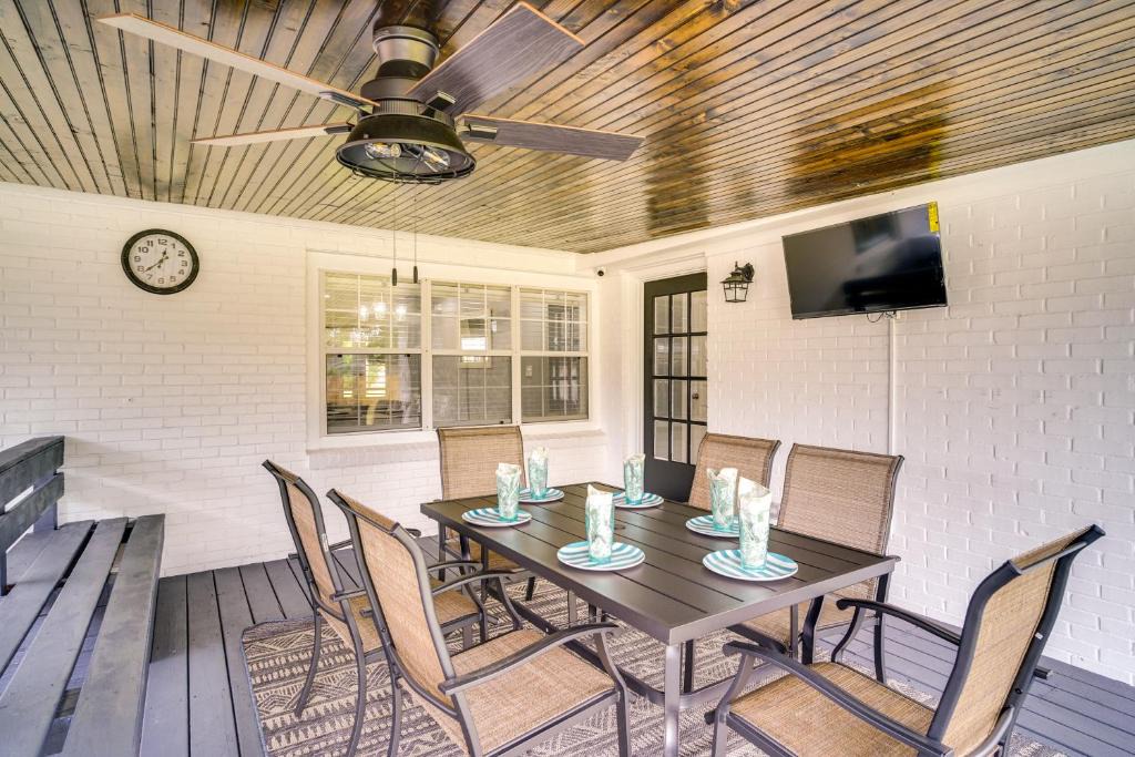 Lake Charles House | Lake Charles Home w/Gas Grill & Fenced-In Yard!