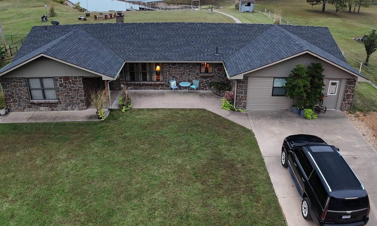 Afton House | Lakefront House, Sleeps 20, Private Dock, Great Fishing, Near Tulsa