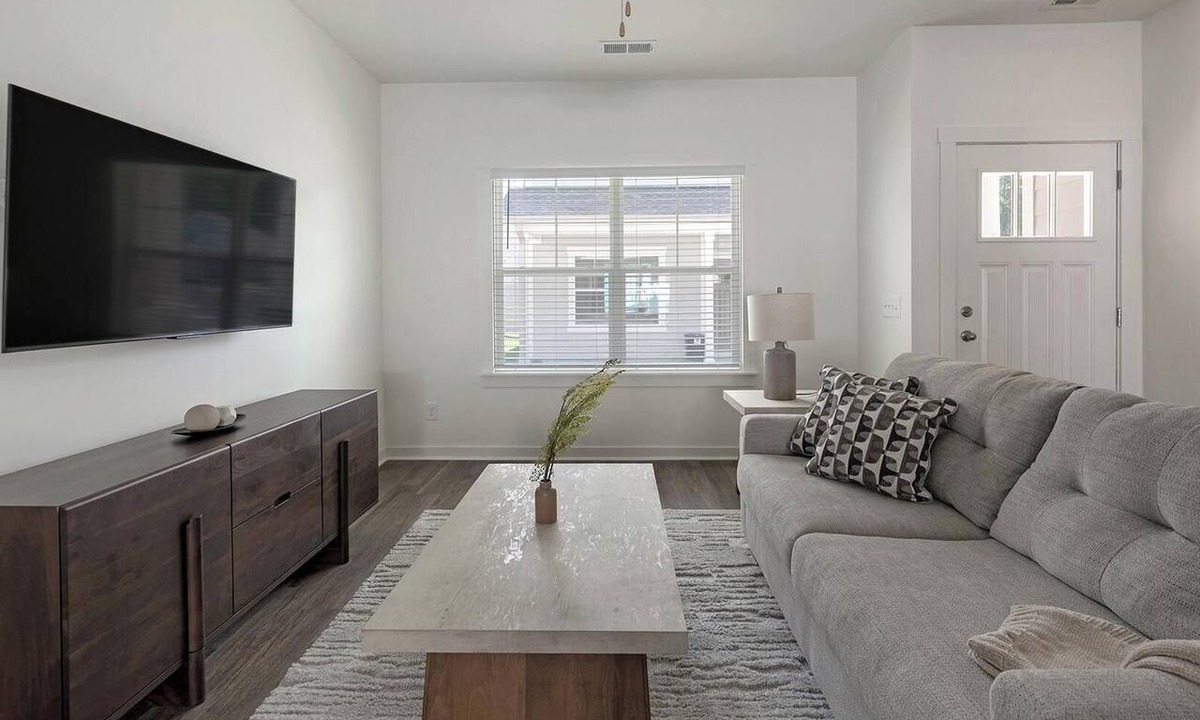 Port Wentworth Apartment | Landing | Stylish 2BD, Clubhouse, Gym