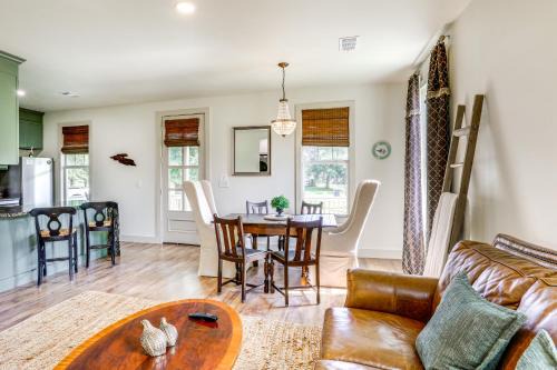 South Baton Rouge House | Large Yard: 'Pascagoula Peach' Home in Baton Rouge