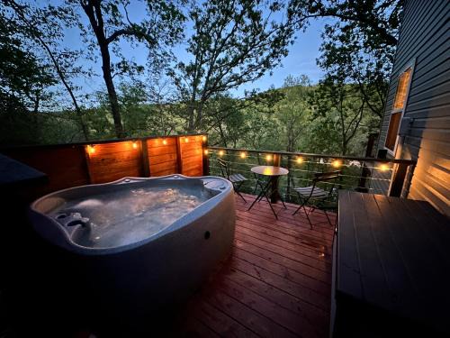 Sylvan Shores House | Loft lakefront house with hot tub, firepit, balconies