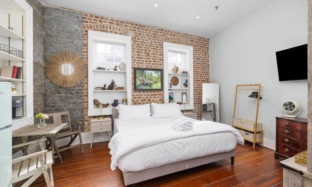 French Quarter Condo | Luxury French Quarter 1bd Suite w. Parking