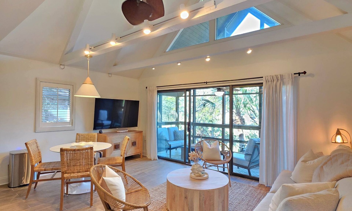 Kiawah Island Villa | Luxury Top Floor Villa, Steps to private beach, Night Heron Park & The Nest