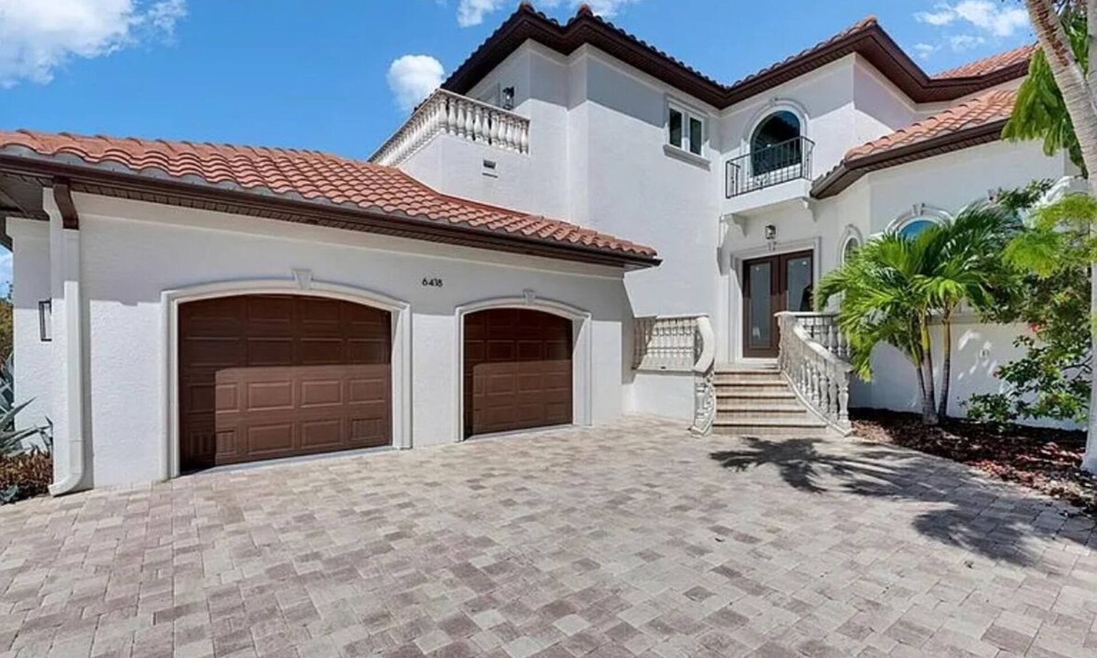 Apollo Beach House | Luxury Waterfront Paradise in Apollo Beach