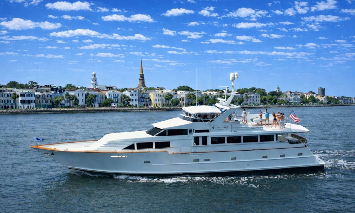 Downtown Charleston Boat Rental | Luxury Yacht Charter with private stewardess, great views, & strong Wi-Fi.