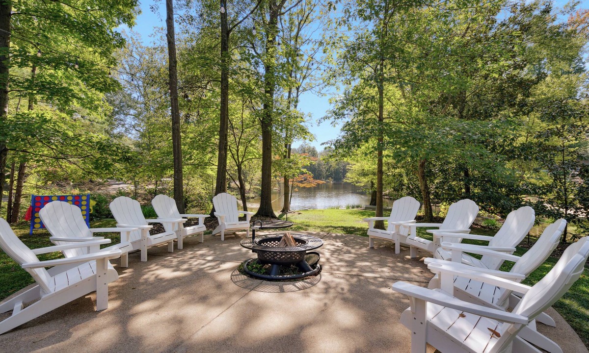 Raleigh House | Memphis Lakeside Haven