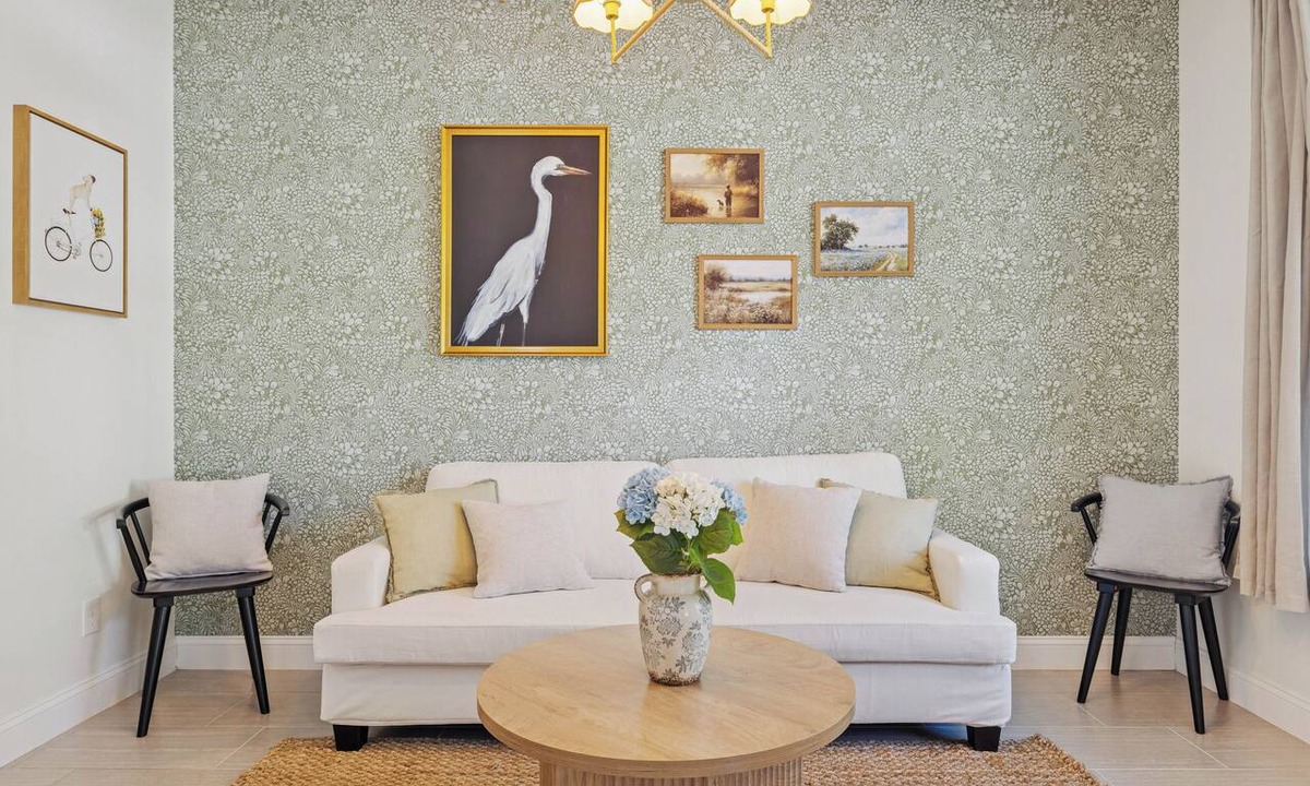 Bluffton House | NEW! 3 mins to Old Town Sleeps 12 Game Room Charming Bluffton Retreat