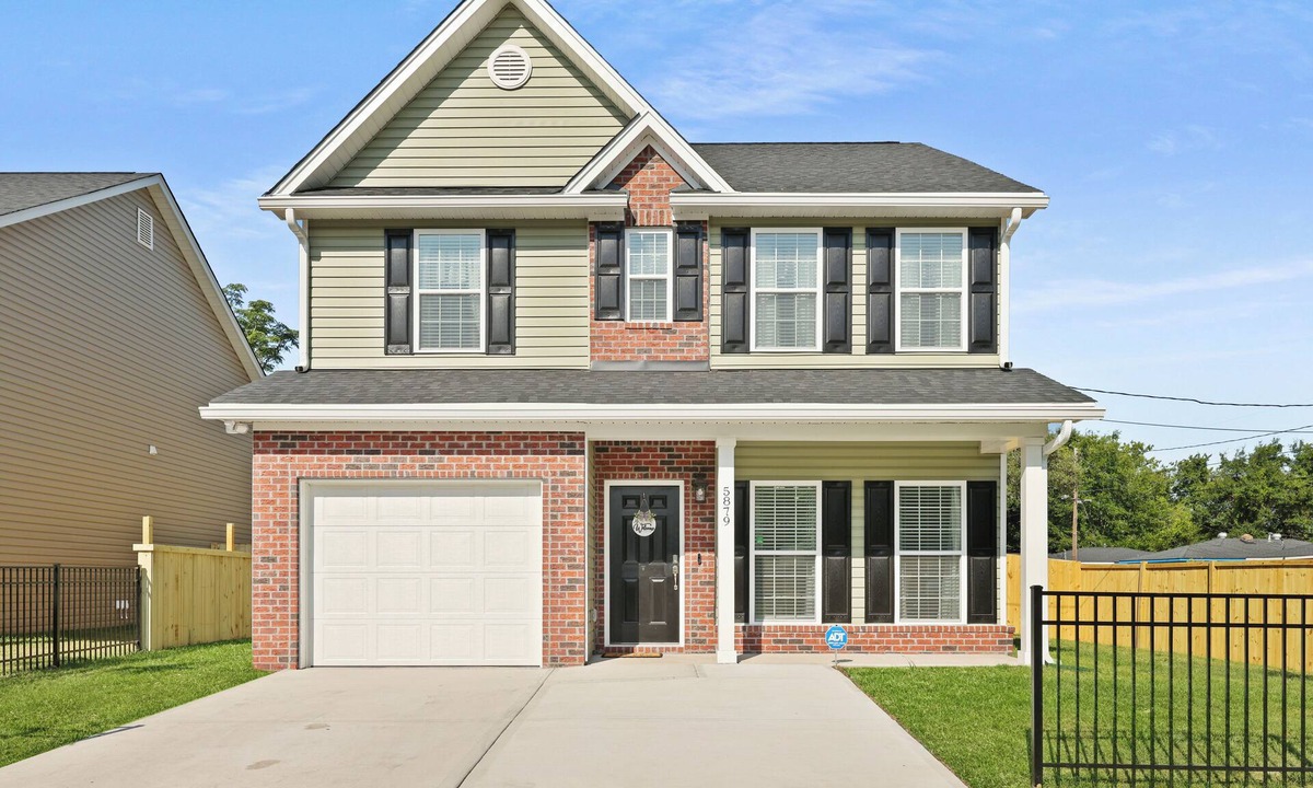 North Charleston House | New Charleston Twinzies #2, 4-bedroom, pet and family-friendly, fenced backyard.