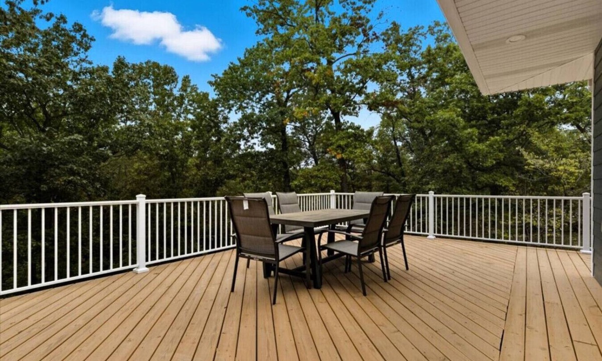 Roach House | New Home In Gated Community With Club House & Spa