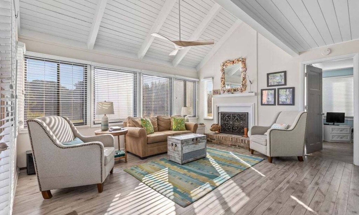 Sealoft Villas Cottage | Nicely Decorated! Great Location! Amenity access included! Neighborhood Pool! No pets