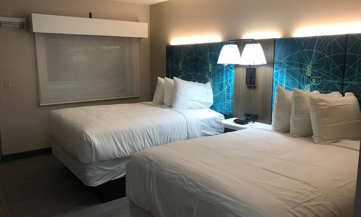 Polk Village Hotel | Oasis Inn