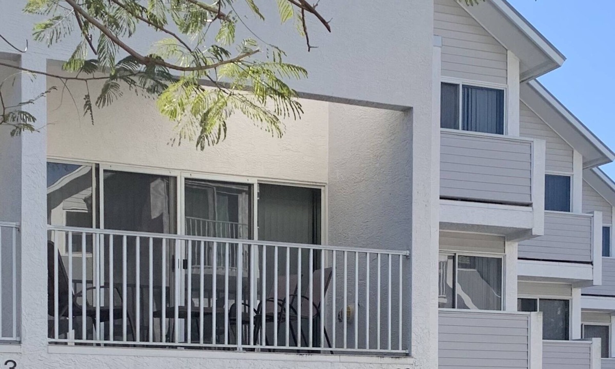 Live Oak Landings Condo | Perfectly Located on Manasota Key with Close Beach to Bay Access