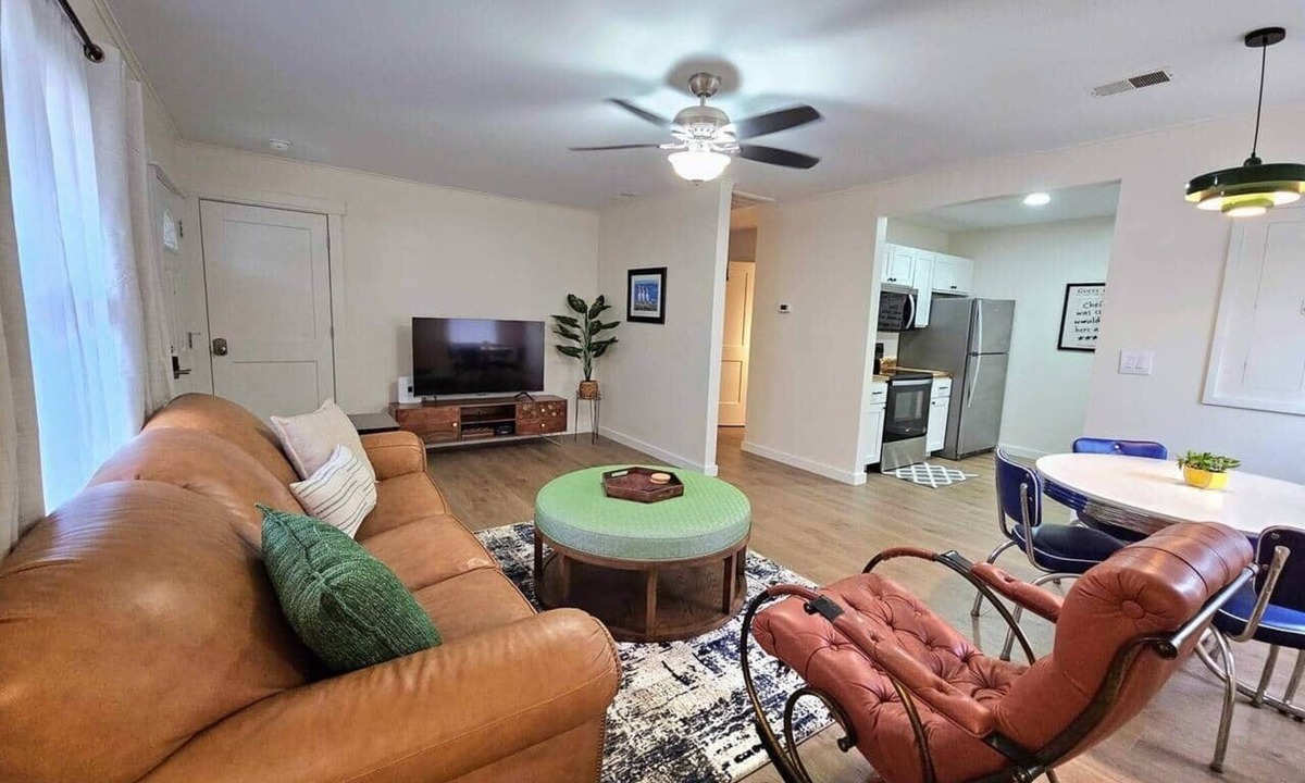 North Charleston House | Pet Friendly Charleston Retreat