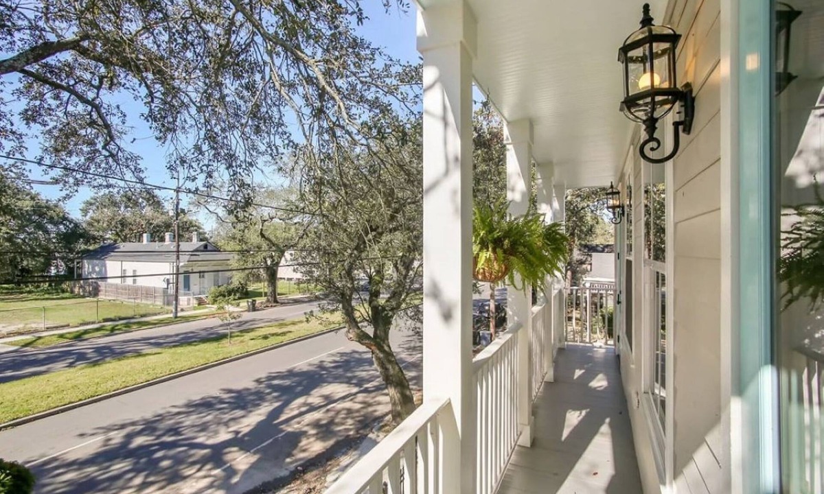 Faubourg Delassize Villa | Pet-Friendly Villa w/BBQ Near French Quarter Street Car