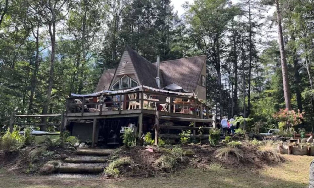 Quechee House | Quaint Quechee A-Frame