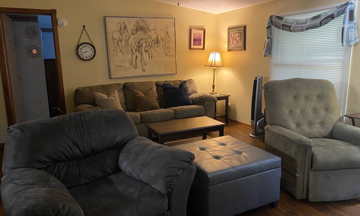 Colleton County House | Quiet and in the country.