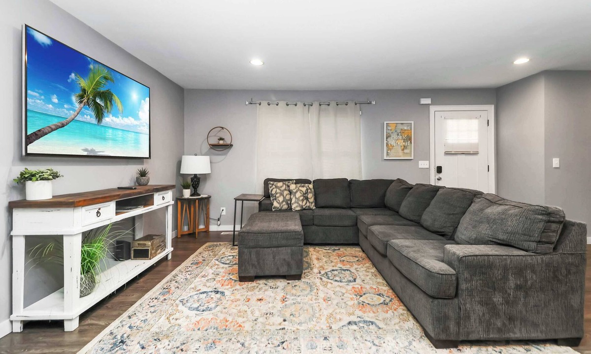Bella Vista House | Renovated Home Sunroom, Porch Golf & Trails Nearby
