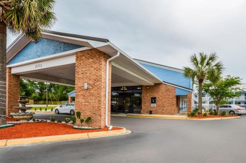 North Charleston Hotel | Rodeway Inn North Charleston - Ashley Phosphate