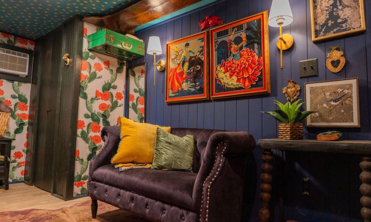 Alpine Boat Rental | Romantic Houseboat with out of this World Star Gazing
