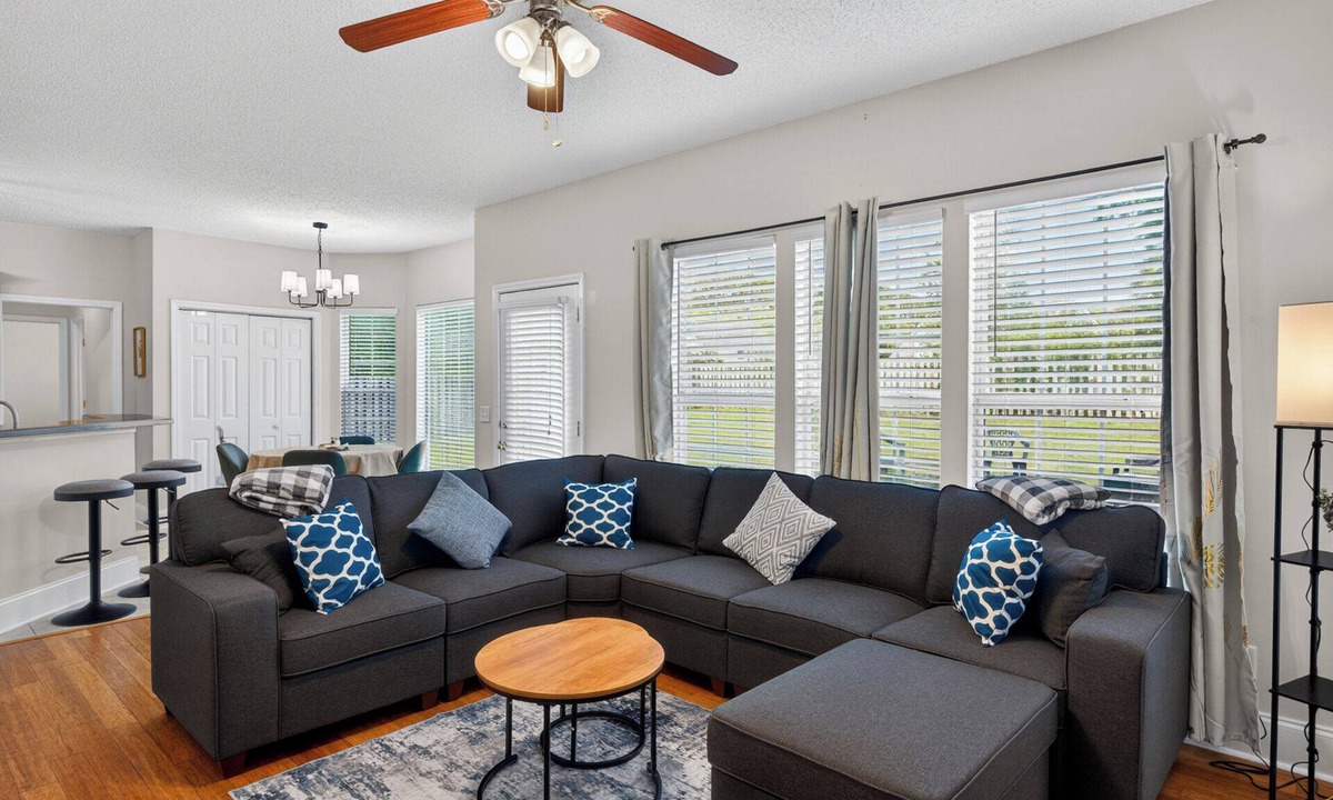 Pooler House | Savannah Oasis: Huge 6BR Home w/Arcade & King Beds Sleep 12, 9 beds, 6 BR, 3 BA