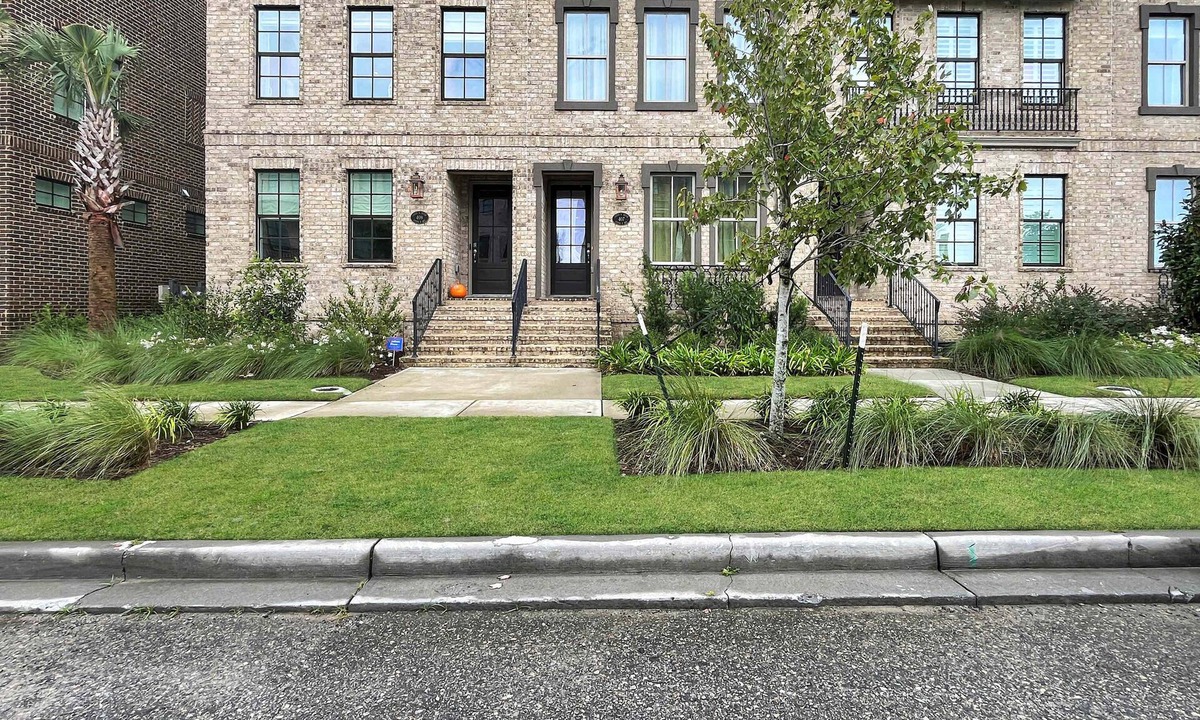 Hitch Village - Fred Wessels Homes House | Savannah Riverfront Retreat