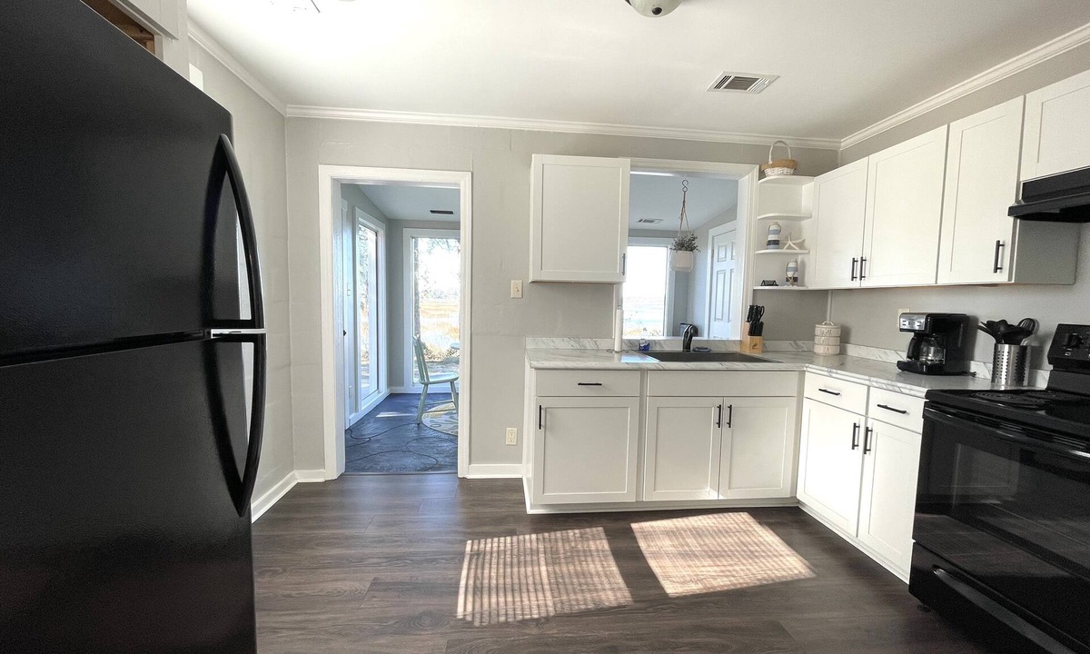 Beaufort Cottage | Seaside Cottage | Waterfront Property! Sleeps 4!