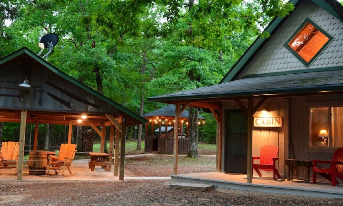 Board Camp Cabin | Shady Bend Cabin Located just 1 Mile from Wolf Pen Gap South Trailhead