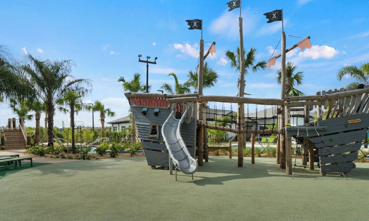 Kissimmee Resort | Spacious 5-bedroom/4 bathroom/Private Pool/Sleeps 13 inside Resort Near Disney!