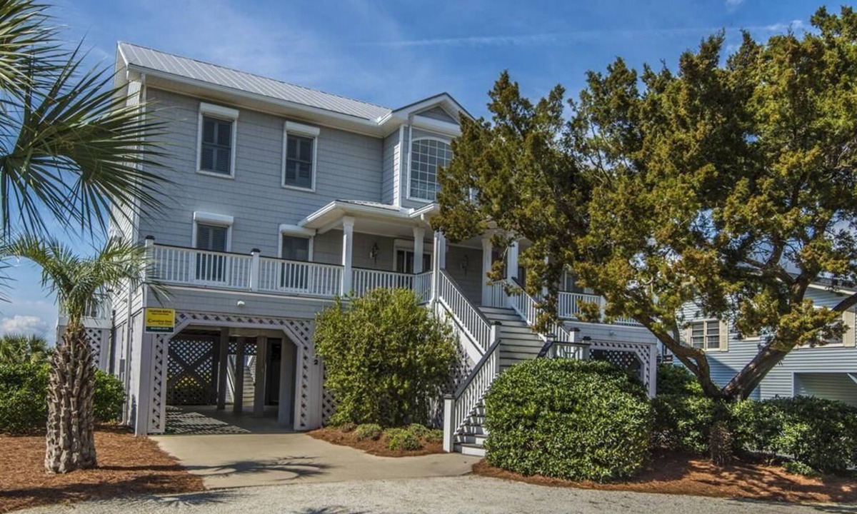 Edisto Island House | Spacious Beachfront Home on St. Helena Sound; 2 Screened Porches; Sundeck w/Sunset Views