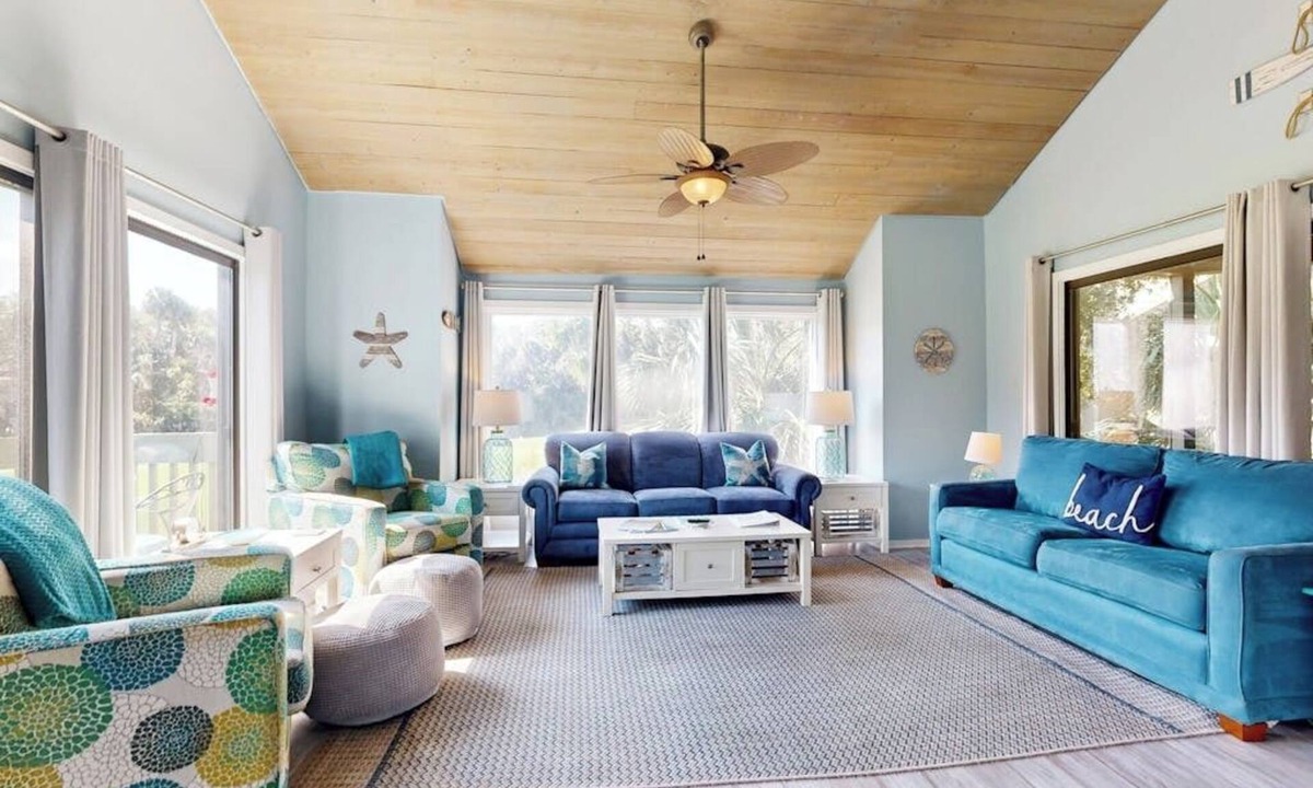 Ocean Ridge Cottage | Spacious cottage with lagoon and golf course views - dog-friendly