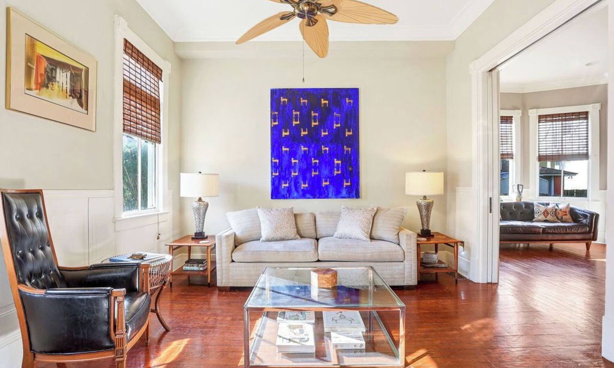 Metropolitan House | Starland District - Spacious 2-Bedroom Haven