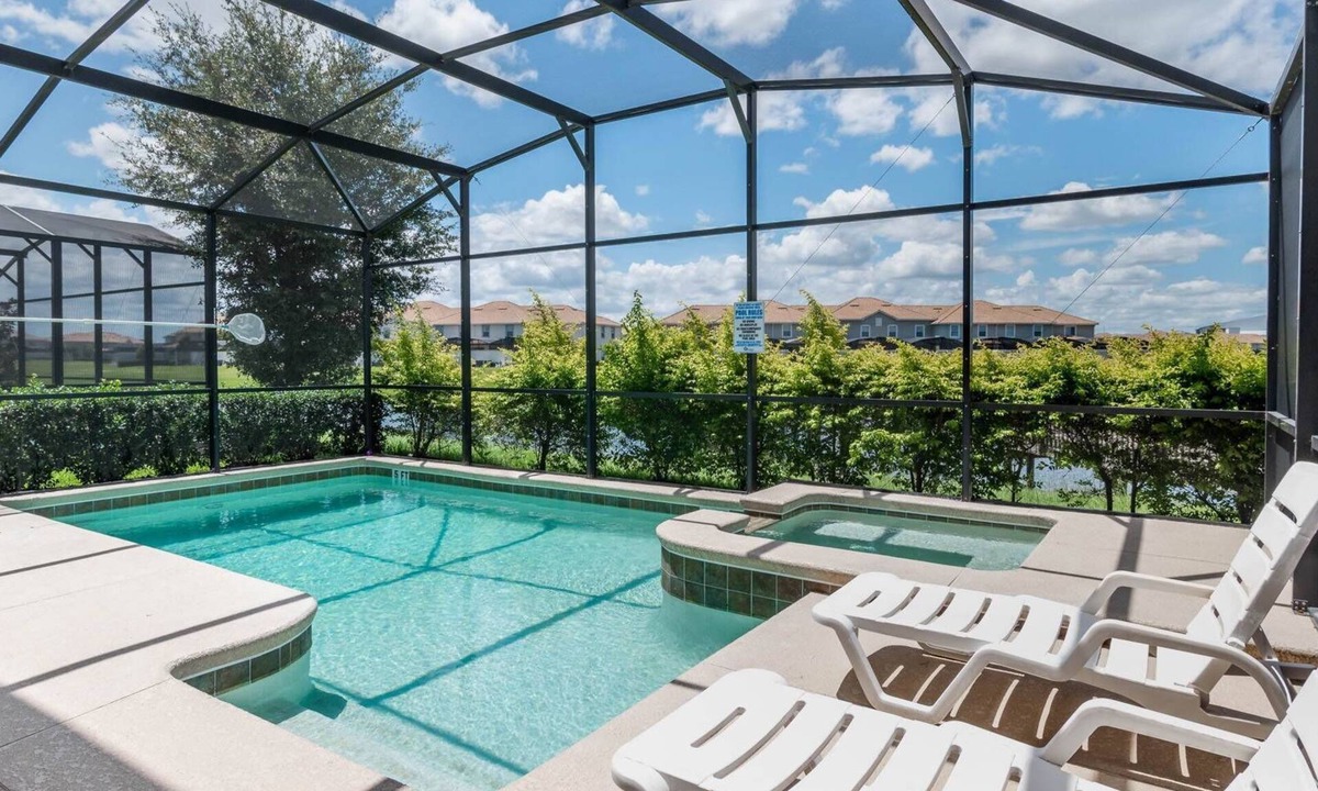 Kissimmee House | Storey Lake Resort 6 Bedroom Pool Home with Lake Views