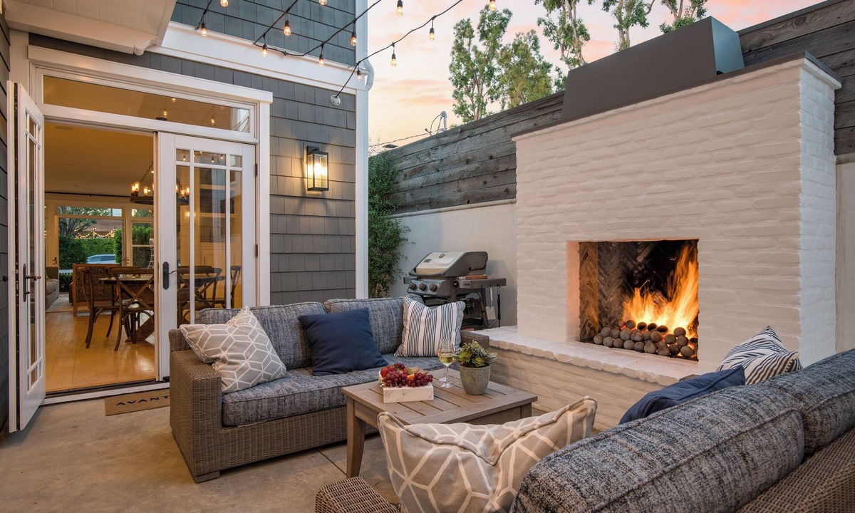 Santa Ana Heights House | Stunning 5BDR Minutes to Beach, Pier, Restaurants | Emerald Cove by AvantStay