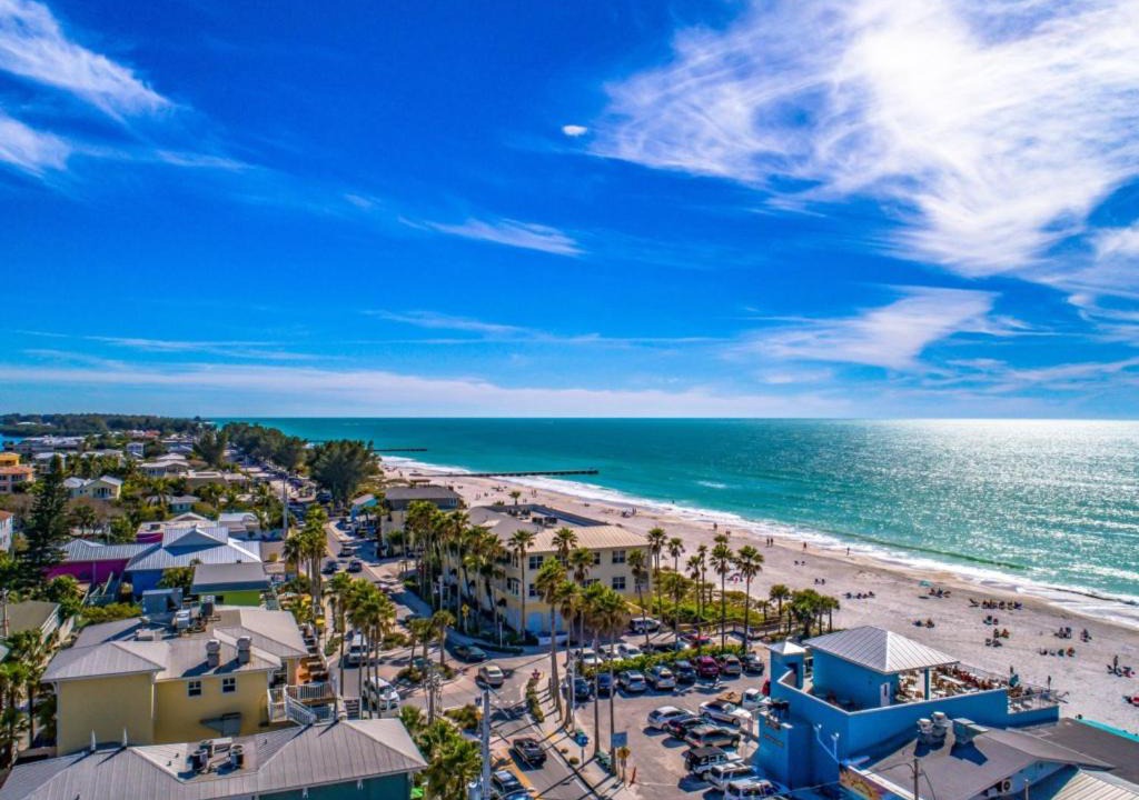 Holmes Beach Apartment | Sunshine Beach Rentals