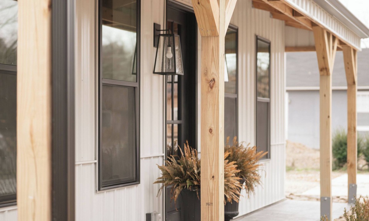 Clarksville Cottage | The Eagles Nest Cottage near Campus, Ozarks, Weddings, River, Lakes, Trails