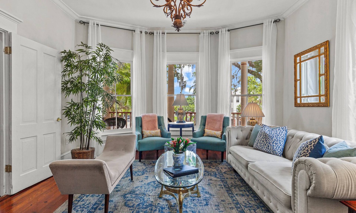 Metropolitan House | The Gilded Fern