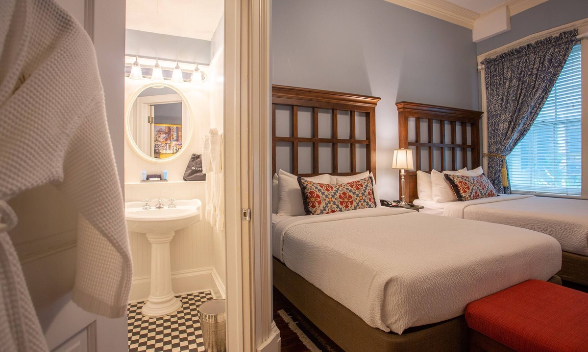 Historic District - North Hotel | The Marshall House, Historic Inns of Savannah