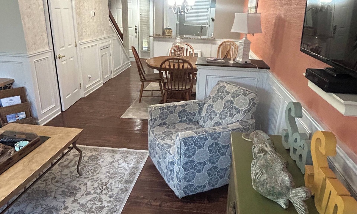 Hilton Head Island Villa | Updated poolside villa, short walk to beach and Coligny Plaza