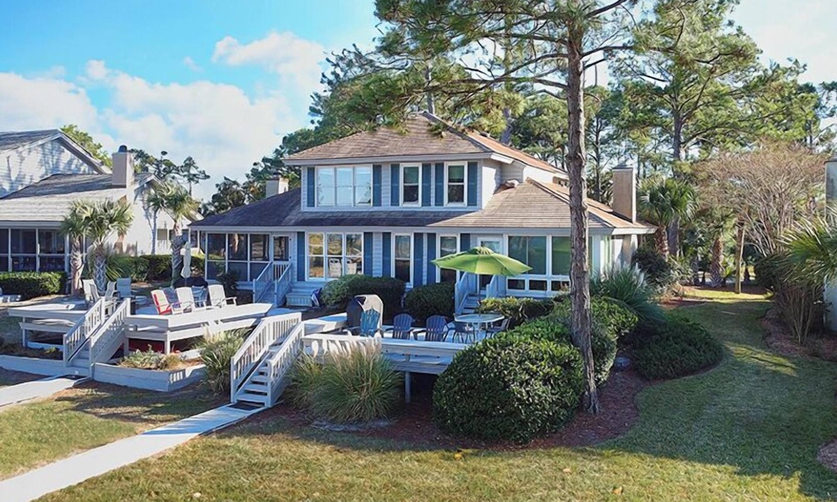South Beach House | Updated South Beach home, Beachfront w/Pool On-Site - 5 Lands End ~ Sea Pines