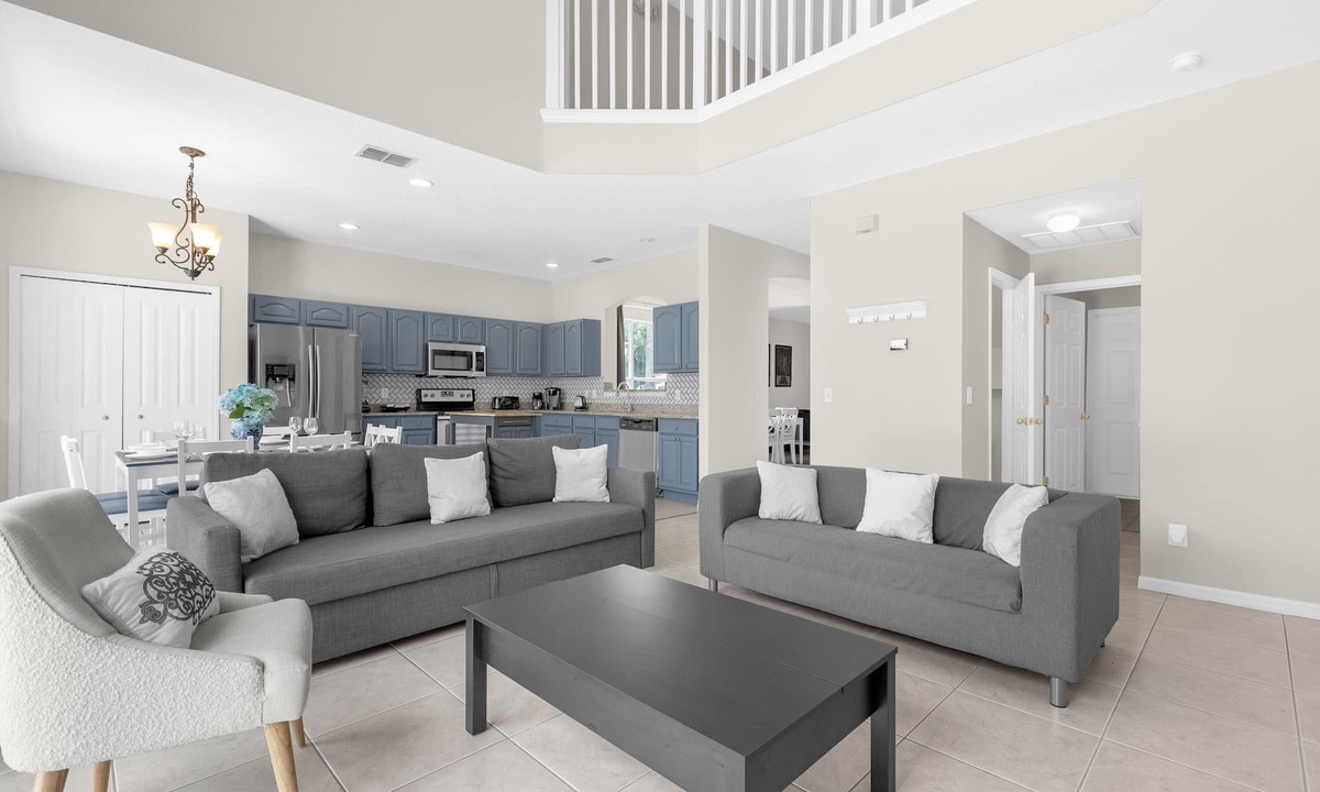 Solana Cottage | Upstay Spacious Home w Private Pool & Hot Tub