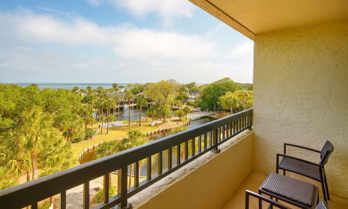 Shipyard Plantation Hotel | Vacation Day Is Always A Great Idea! Short Drive to Tanger Gazebo, Beachfront!