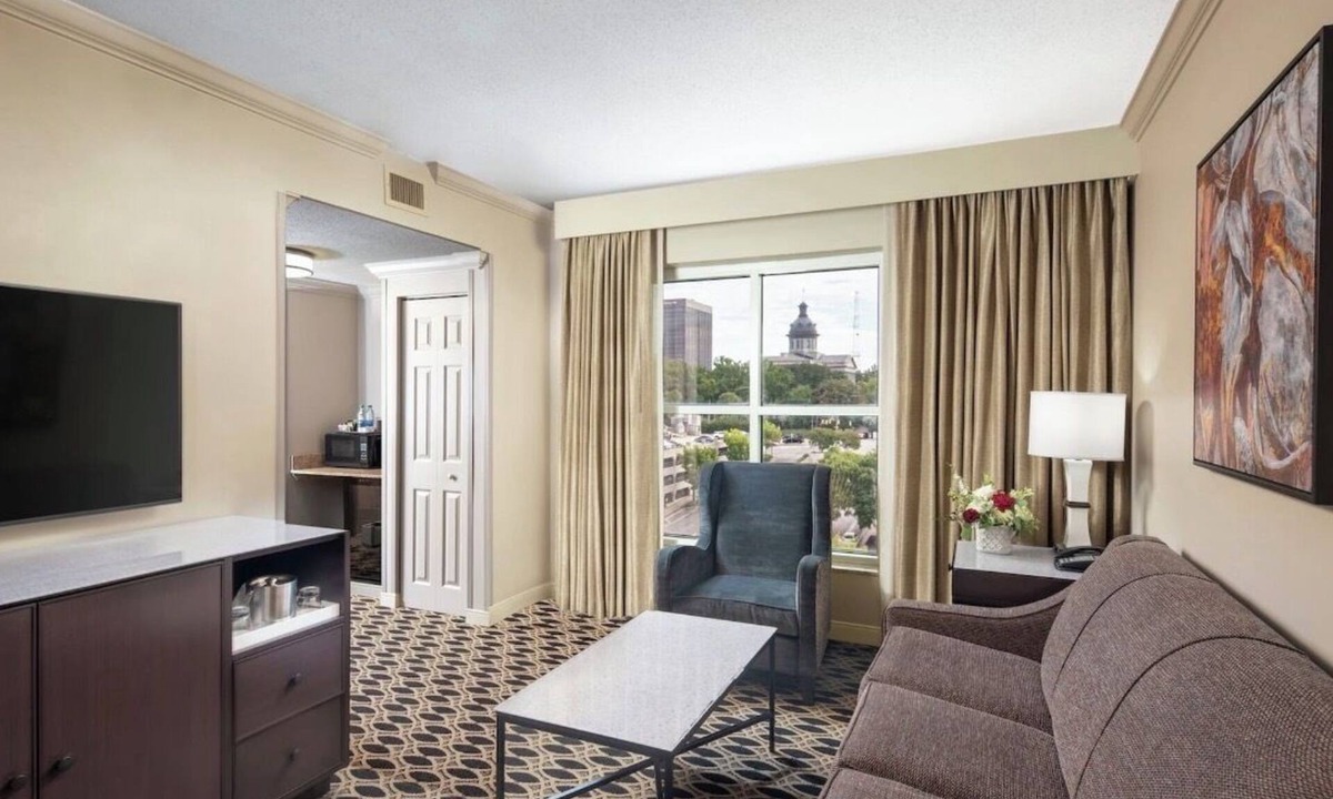 The Vista Hotel | Vivacious Vista District Room