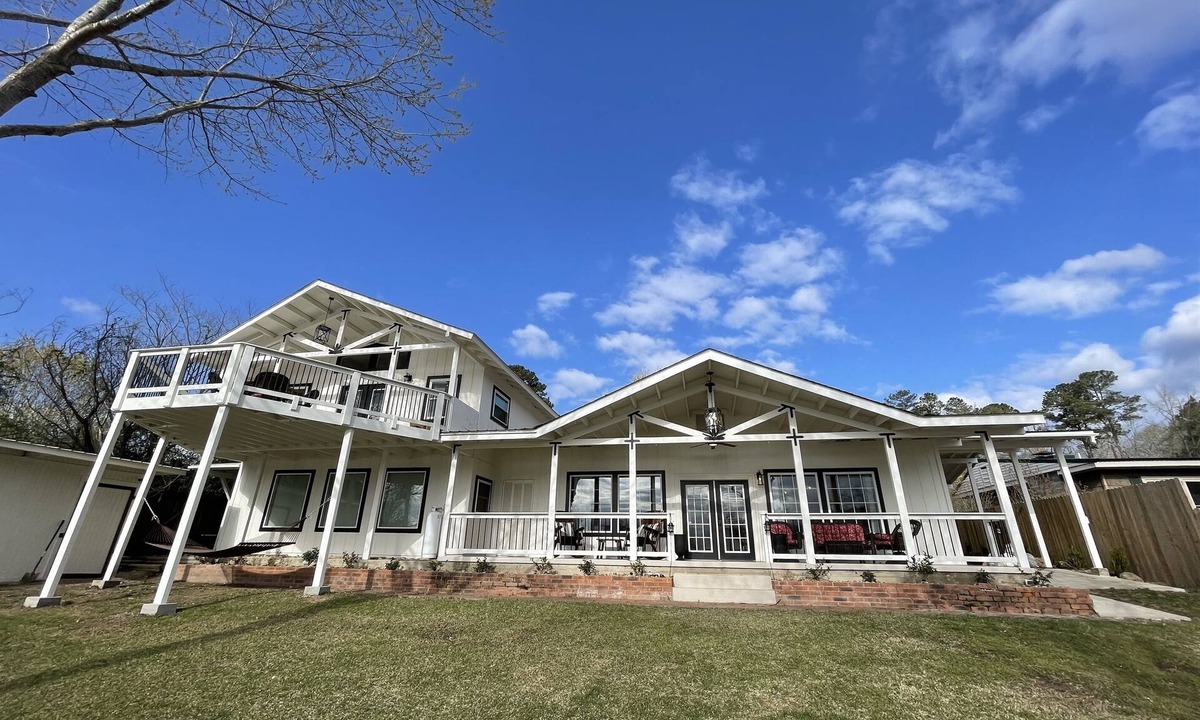 Royal House | Woodland Lakehouse - Hot Tub, Boat Dock + Theater