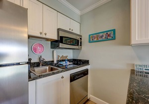 332 Breakers: Newly Updated Breakers Villa. Sleeps 4, Beachfront, Pool