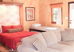 Cottage Located at Gorgeous 1889 Victorian Bed and Breakfast near Charleston